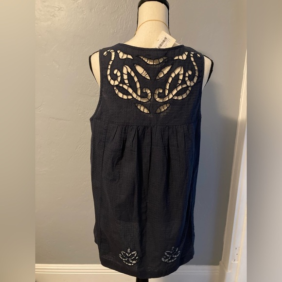 Navy blue Lucky ๐ Brand floral embroidered top - Picture 8 of 11